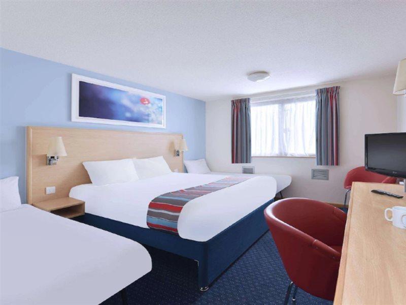 Travelodge Staines Eksteriør billede