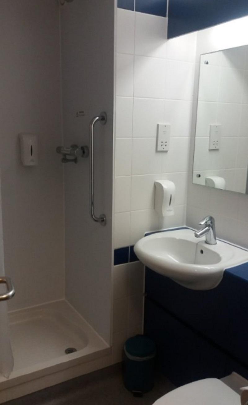 Travelodge Staines Eksteriør billede